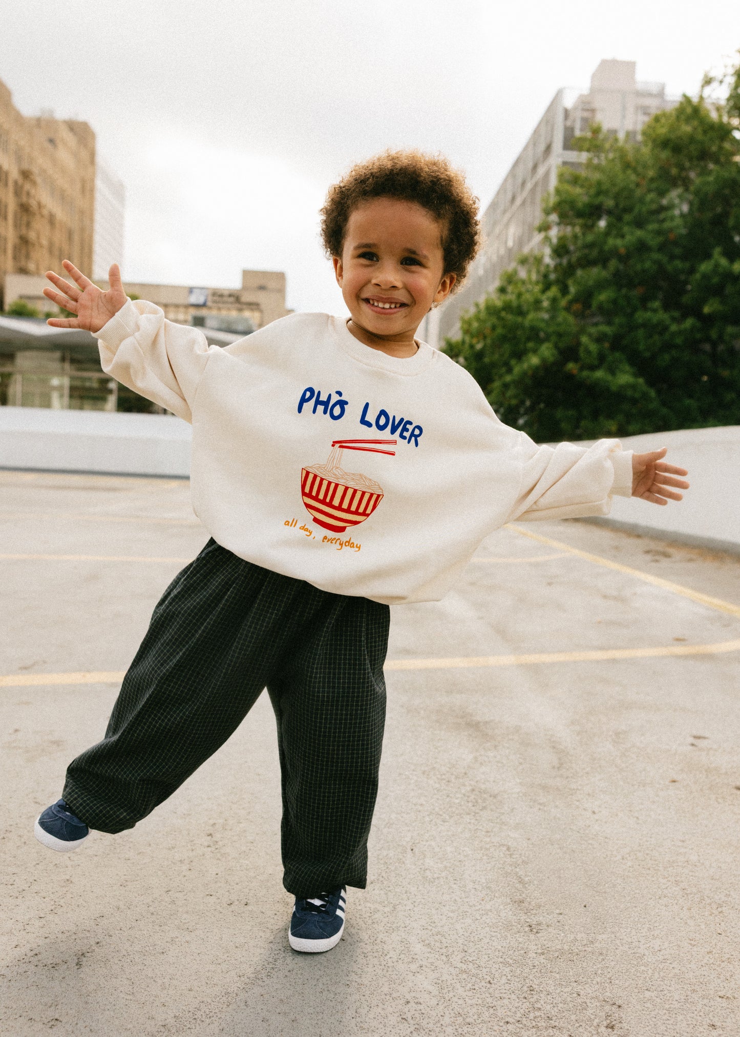 Graphic Crewneck- Phò Lover